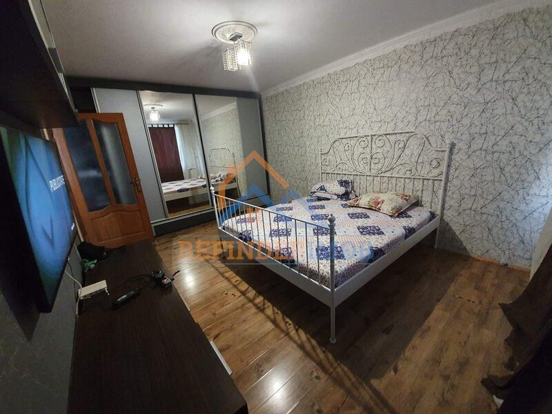 1 Decembrie 1918, Piata Minis, apartament 3 camere de vanzare.