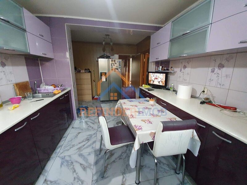 1 Decembrie 1918, Piata Minis, apartament 3 camere de vanzare.